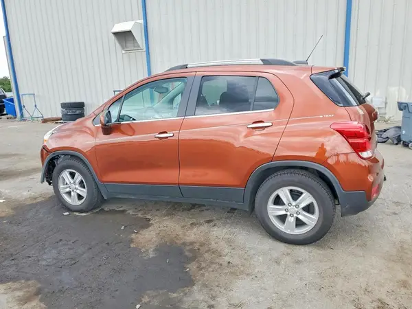 3GNCJLSB8KL245216 2019 CHEVROLET TRAX - Image 2
