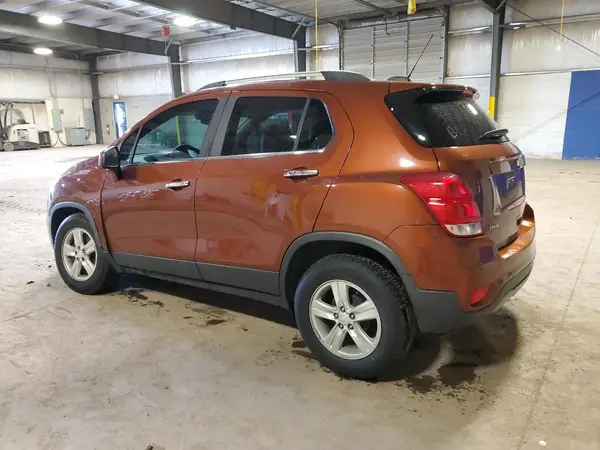3GNCJLSB8KL252926 2019 CHEVROLET TRAX - Image 2