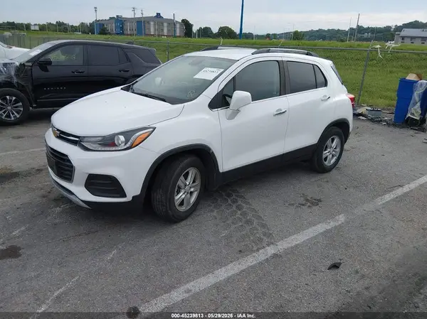 3GNCJLSB8KL255745 2019 CHEVROLET TRAX - Image 2