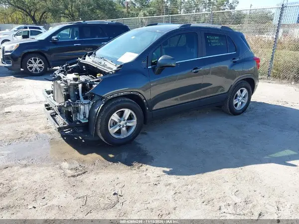 3GNCJLSB8KL256586 2019 CHEVROLET TRAX - Image 2