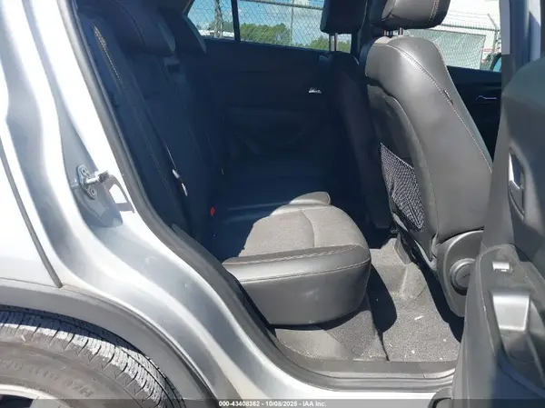 3GNCJLSB8KL260220 2019 CHEVROLET TRAX - Image 8