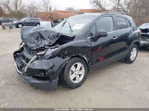 3GNCJLSB8KL263683 2019 CHEVROLET TRAX - Image 2