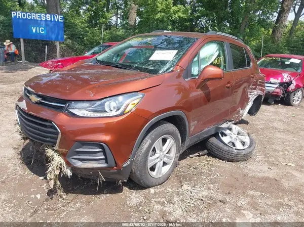 3GNCJLSB8KL281746 2019 CHEVROLET TRAX - Image 2