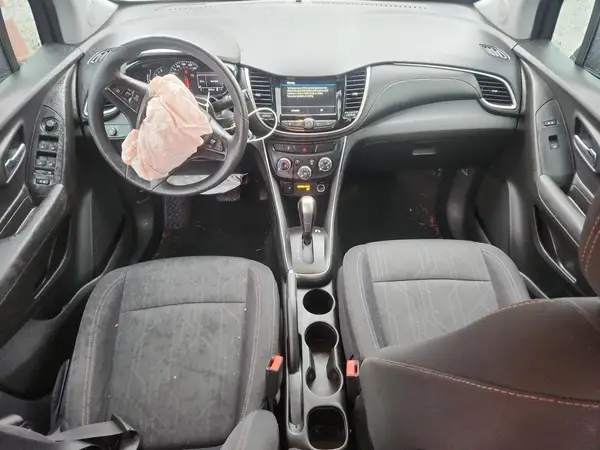 3GNCJLSB8KL296862 2019 CHEVROLET TRAX - Image 8