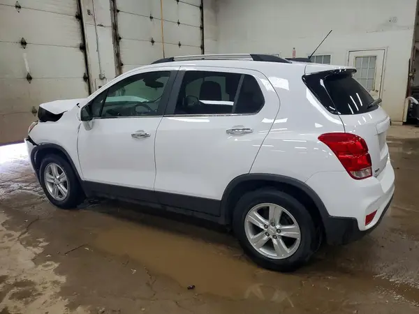 3GNCJLSB8KL298238 2019 CHEVROLET TRAX - Image 2