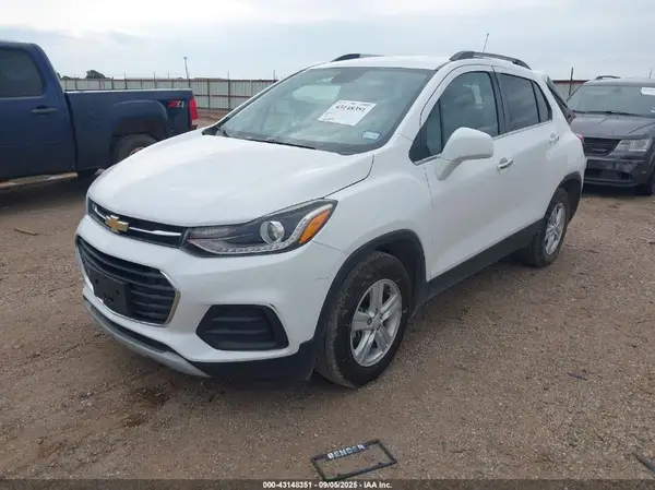 3GNCJLSB8KL305432 2019 CHEVROLET TRAX - Image 2