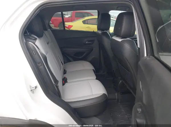 3GNCJLSB8KL305432 2019 CHEVROLET TRAX - Image 8