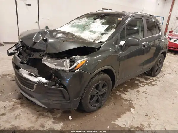 3GNCJLSB8KL315023 2019 CHEVROLET TRAX - Image 2