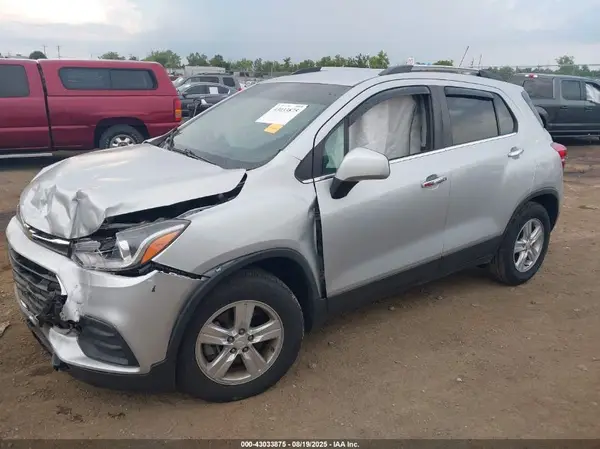 3GNCJLSB8KL319279 2019 CHEVROLET TRAX - Image 2
