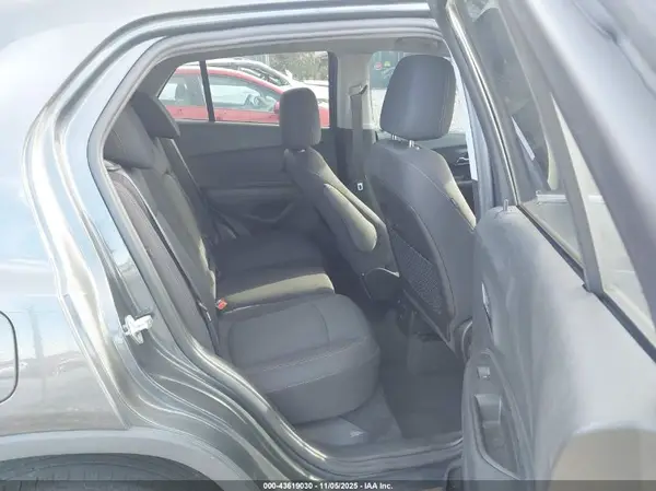 3GNCJLSB8KL321159 2019 CHEVROLET TRAX - Image 8