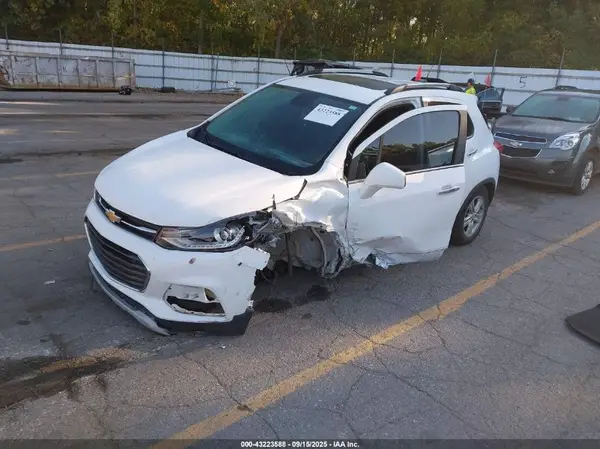 3GNCJLSB8KL333778 2019 CHEVROLET TRAX - Image 2