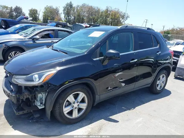 3GNCJLSB8KL356798 2019 CHEVROLET TRAX - Image 2