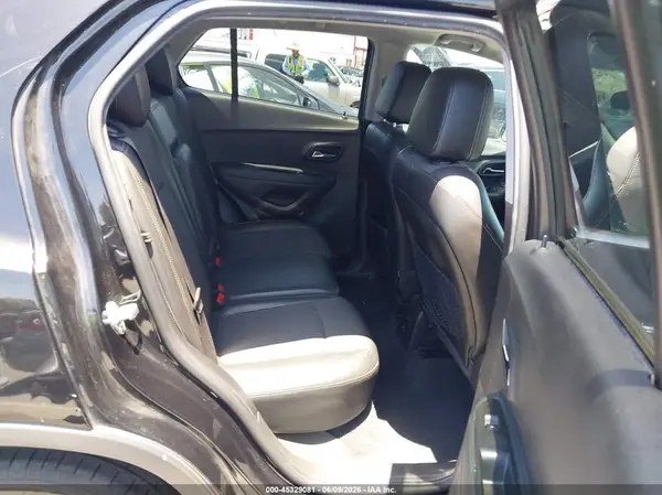 3GNCJLSB8KL356798 2019 CHEVROLET TRAX - Image 8