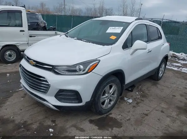 3GNCJLSB8KL366604 2019 CHEVROLET TRAX - Image 2