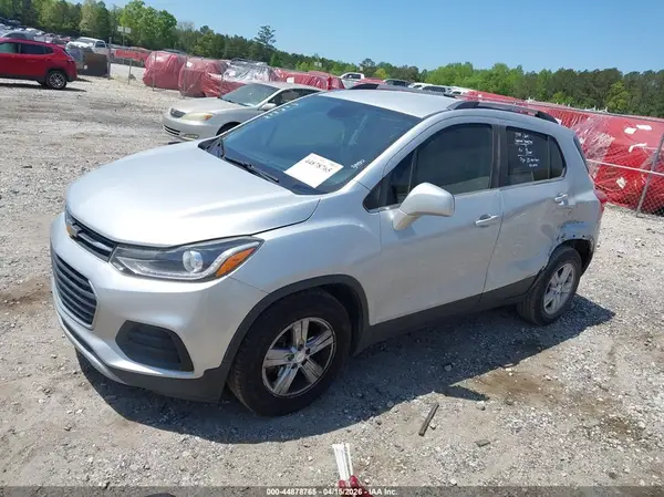 3GNCJLSB8KL370569 2019 CHEVROLET TRAX - Image 2