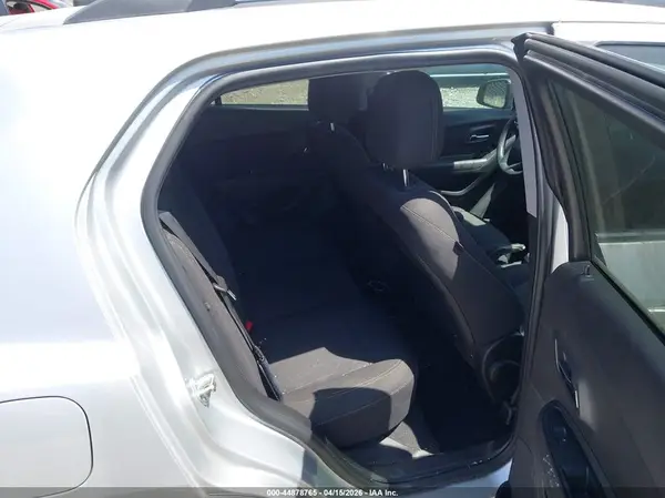 3GNCJLSB8KL370569 2019 CHEVROLET TRAX - Image 8