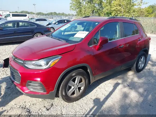 3GNCJLSB8KL379675 2019 CHEVROLET TRAX - Image 2