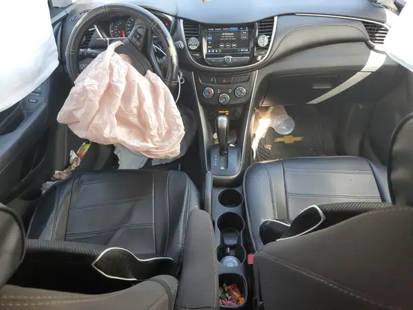 3GNCJLSB8KL386304 2019 CHEVROLET TRAX - Image 8