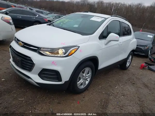 3GNCJLSB8KL395777 2019 CHEVROLET TRAX - Image 2