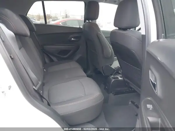 3GNCJLSB8KL395777 2019 CHEVROLET TRAX - Image 8