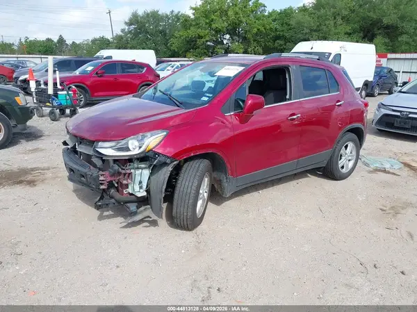 3GNCJLSB8KL399473 2019 CHEVROLET TRAX - Image 2