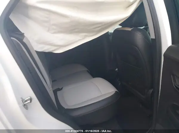 3GNCJLSB8KL405806 2019 CHEVROLET TRAX - Image 8