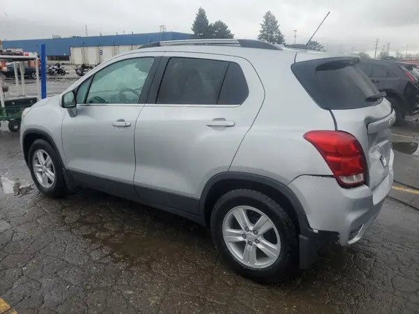 3GNCJLSB8LL138362 2020 CHEVROLET TRAX - Image 2