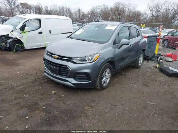 3GNCJLSB8LL149555 2020 CHEVROLET TRAX - Image 2