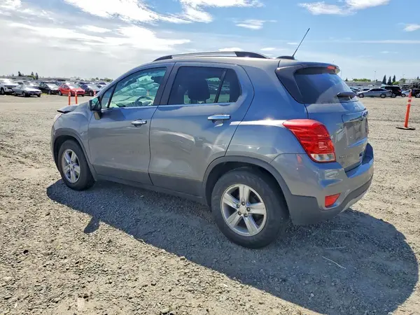 3GNCJLSB8LL164167 2020 CHEVROLET TRAX - Image 2
