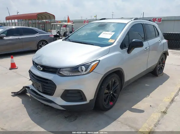 3GNCJLSB8LL182037 2020 CHEVROLET TRAX - Image 2