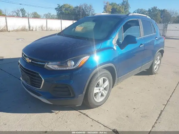 3GNCJLSB8LL183592 2020 CHEVROLET TRAX - Image 2