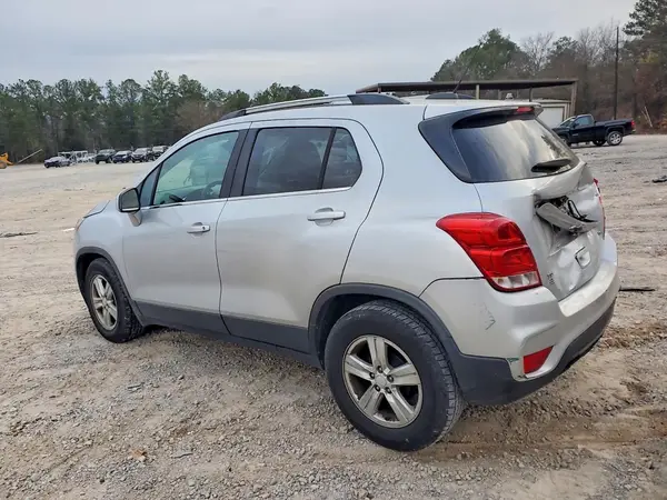 3GNCJLSB8LL187643 2020 CHEVROLET TRAX - Image 2