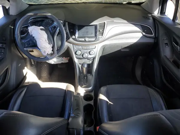 3GNCJLSB8LL201654 2020 CHEVROLET TRAX - Image 8