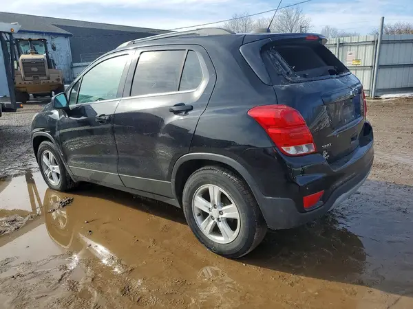 3GNCJLSB8LL208782 2020 CHEVROLET TRAX - Image 2