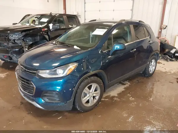 3GNCJLSB8LL224352 2020 CHEVROLET TRAX - Image 2