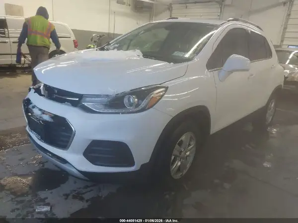 3GNCJLSB8LL224416 2020 CHEVROLET TRAX - Image 2