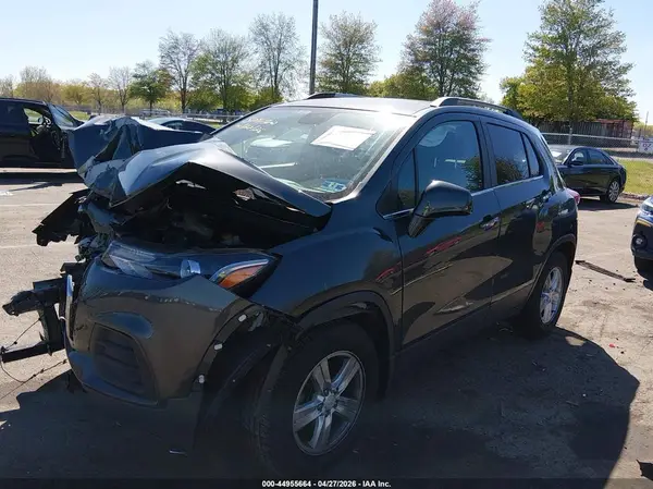 3GNCJLSB8LL226490 2020 CHEVROLET TRAX - Image 2