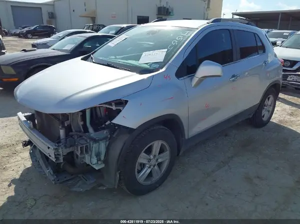 3GNCJLSB8LL231110 2020 CHEVROLET TRAX - Image 2
