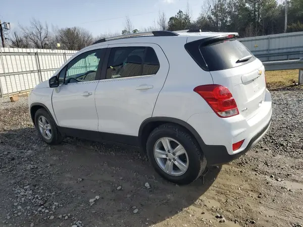 3GNCJLSB8LL240681 2020 CHEVROLET TRAX - Image 2