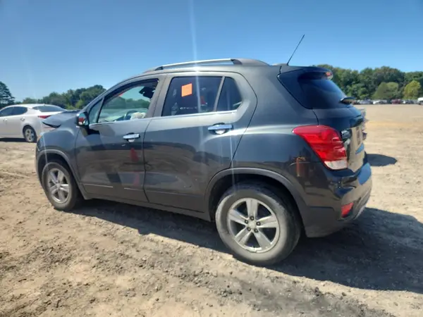 3GNCJLSB8LL254189 2020 CHEVROLET TRAX - Image 2