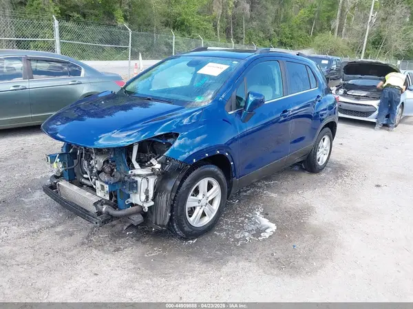 3GNCJLSB8LL284731 2020 CHEVROLET TRAX - Image 2