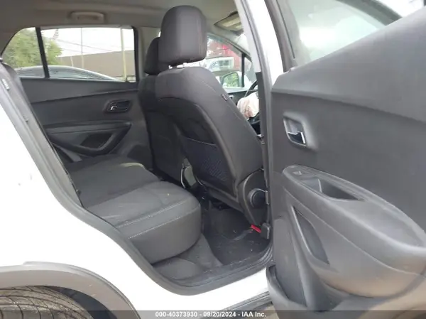3GNCJLSB8LL300359 2020 CHEVROLET TRAX - Image 8