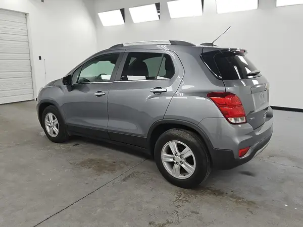 3GNCJLSB8LL302385 2020 CHEVROLET TRAX - Image 2