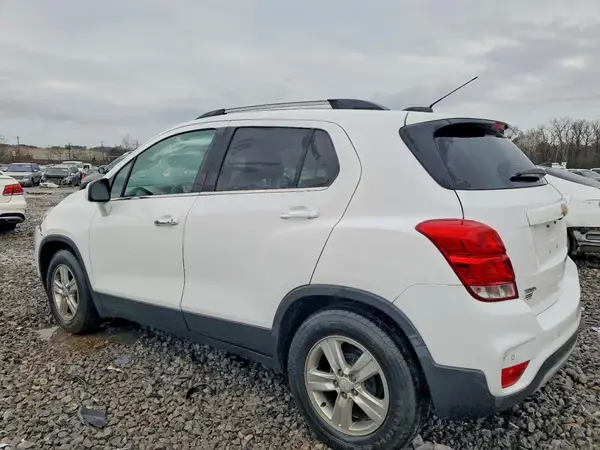 3GNCJLSB8LL302452 2020 CHEVROLET TRAX - Image 2