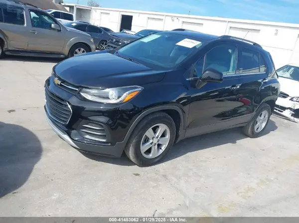 3GNCJLSB8LL318246 2020 CHEVROLET TRAX - Image 2
