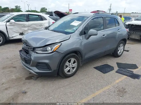3GNCJLSB8LL331448 2020 CHEVROLET TRAX - Image 2
