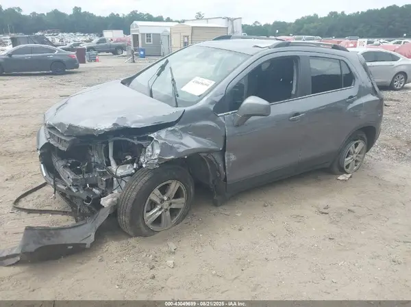 3GNCJLSB8LL333250 2020 CHEVROLET TRAX - Image 2