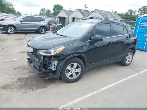 3GNCJLSB8LL333975 2020 CHEVROLET TRAX - Image 2