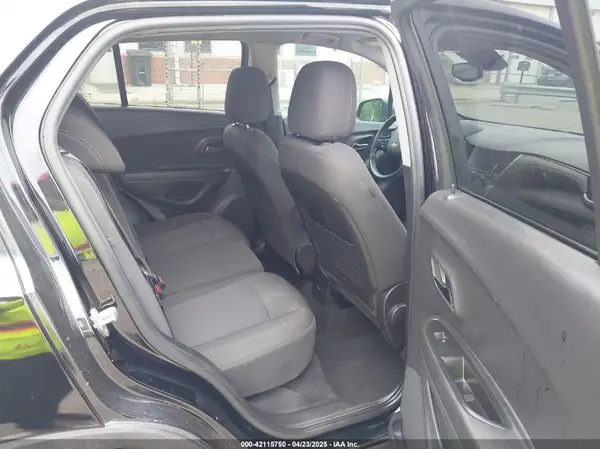 3GNCJLSB8LL333975 2020 CHEVROLET TRAX - Image 8