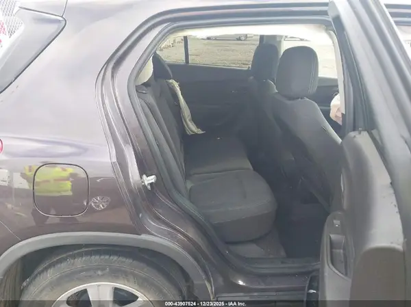 3GNCJLSB9GL136447 2016 CHEVROLET TRAX - Image 8